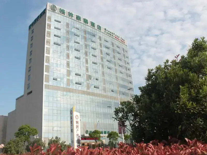 Нинбо: GreenTree Inn Ningbo Hangzhou Wan New District Lishi Square Business Hotel