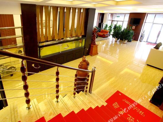 Аньпинь: Liaoyang Qianyuelong Holiday Hotel