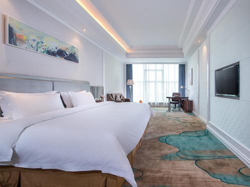 Цзеян: Vienna International Hotel Guangdong Puning Sqaure
