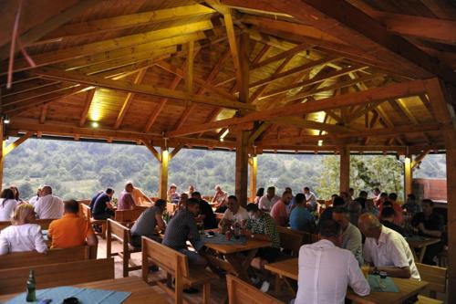Счепан Поле: Rafting Blue River Tara