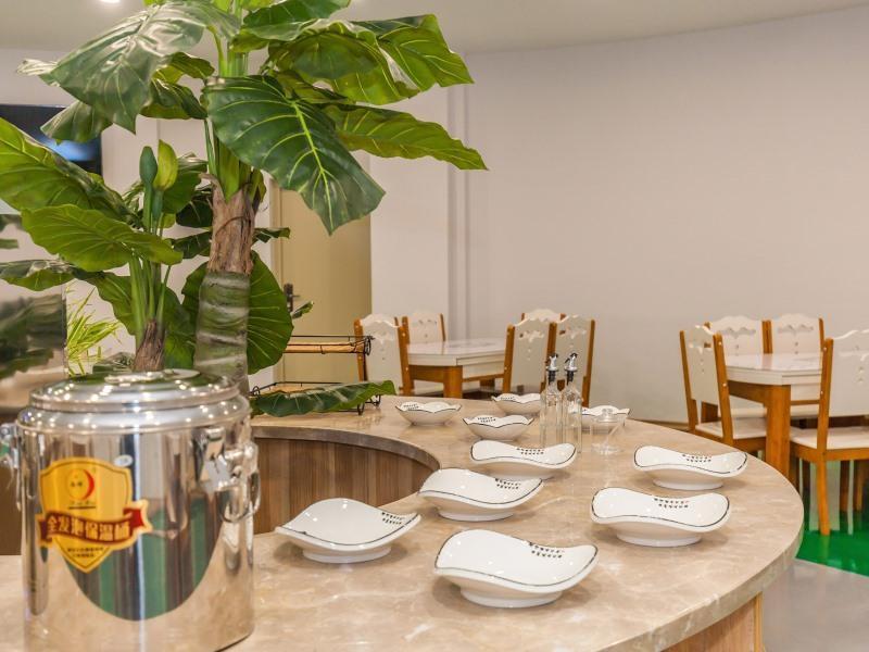 Далянь: Greentree INN Dalian Airport NEW District Xinzhaiz