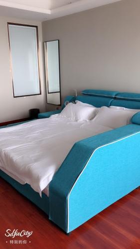 Rui Bai Yun Apartment Hotel Haishang Jianianhua Branch Wuyue Plaza — фото 1