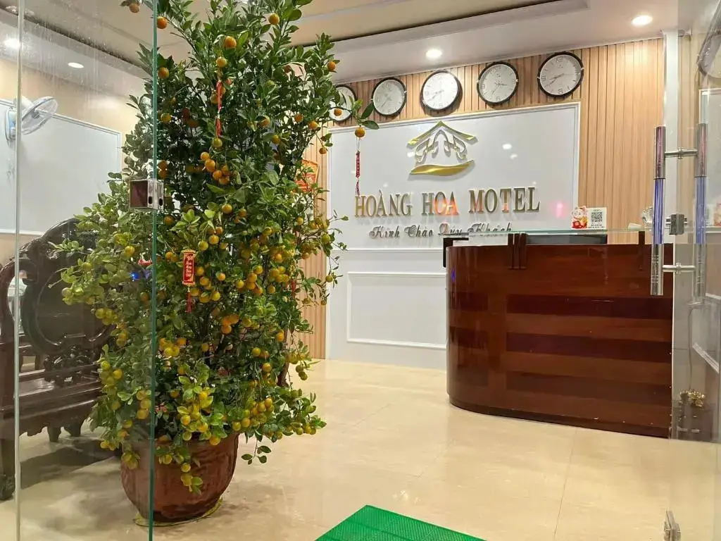 Буонматхуот: Nhà Nghỉ Hoàng Hoa