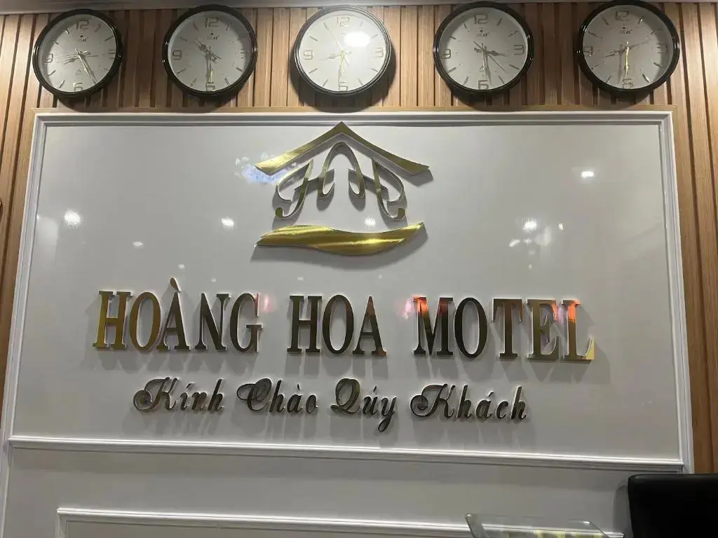 Буонматхуот: Nhà Nghỉ Hoàng Hoa
