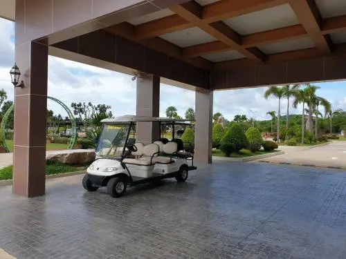 Банг-Саре: Swan Lake Hotel Sattahip