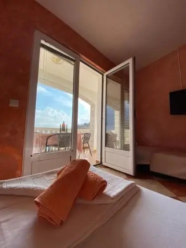 Сутоморе: Apartmani Lukšić