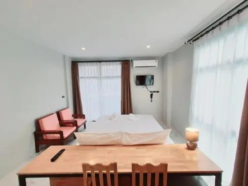 Сураттхани: Suhotel Suratthani