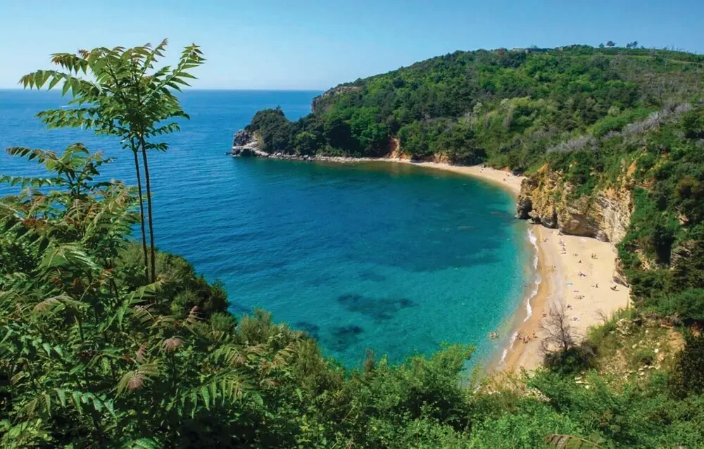 Будва: Awesome Home in Budva With Wifi, 2 Bedrooms and Outdoor Swimming Pool