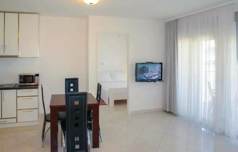Будва: Awesome Home in Budva With Wifi, 2 Bedrooms and Outdoor Swimming Pool