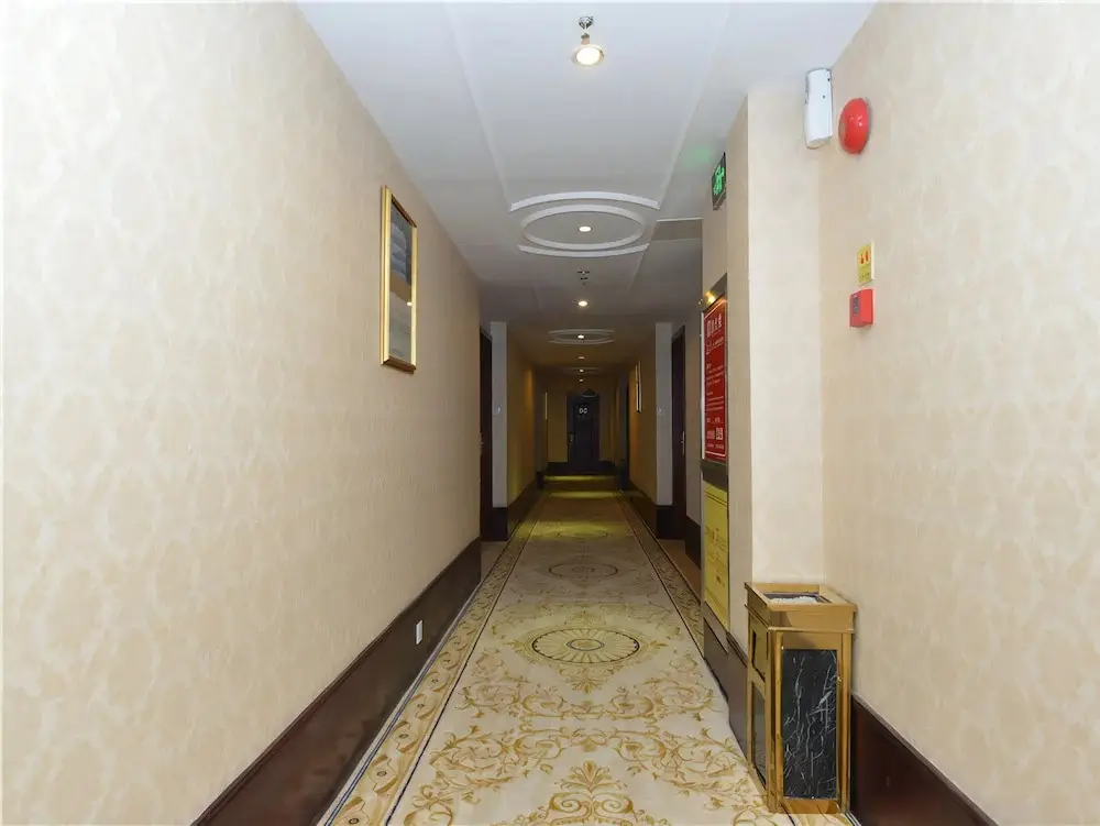 Шанхай: Shanghai VIENNA HOTEL