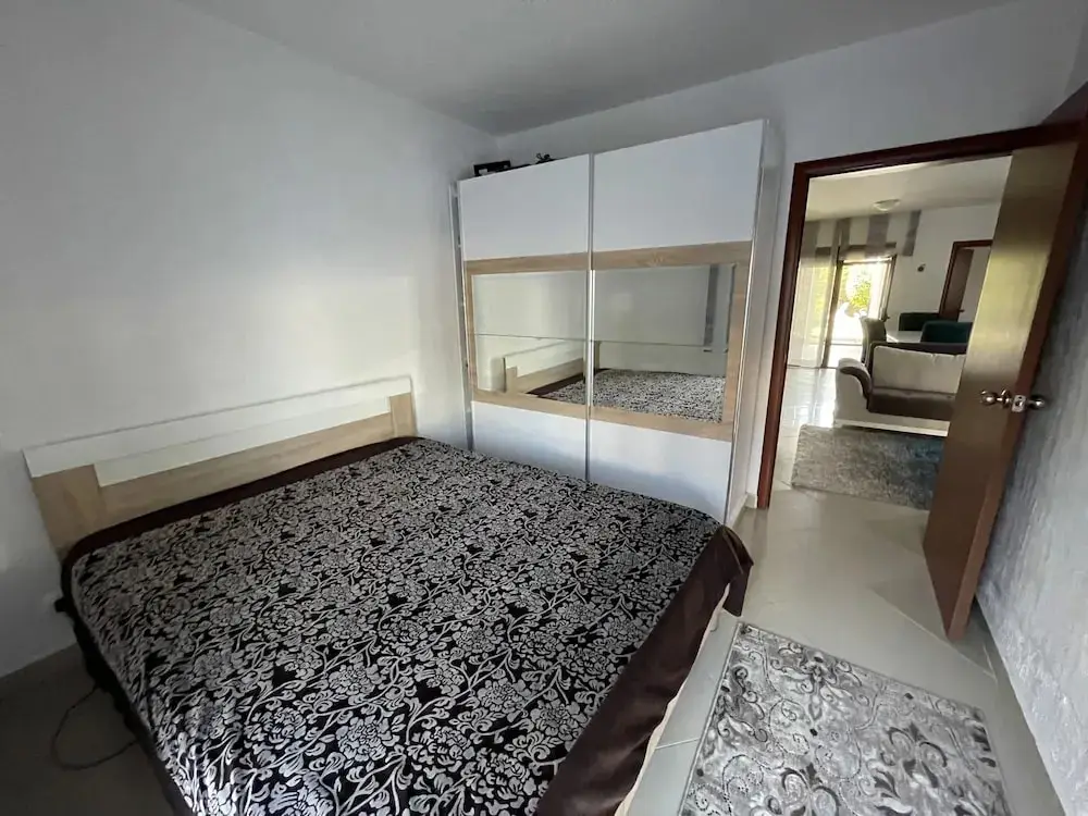 Бар: 3 Bedroom Apartment With Pool