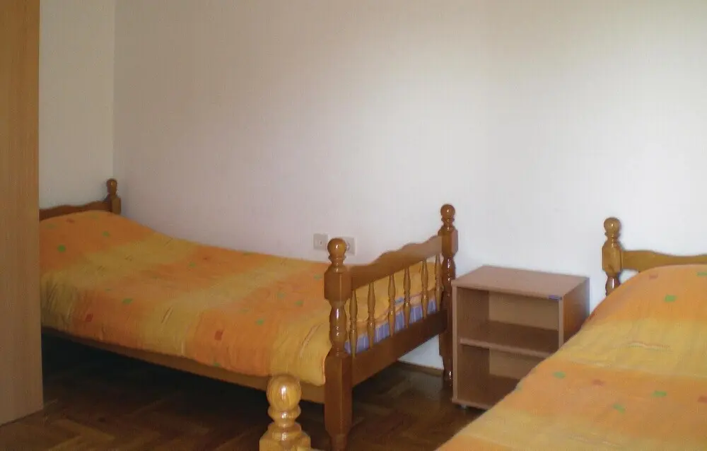 Игало: Awesome Home in Igalo With Wifi and 2 Bedrooms