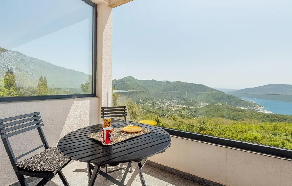 Херцег-Нови: Beautiful Home in Herceg Novi With Outdoor Swimming Pool, Wifi and 2 Bedrooms