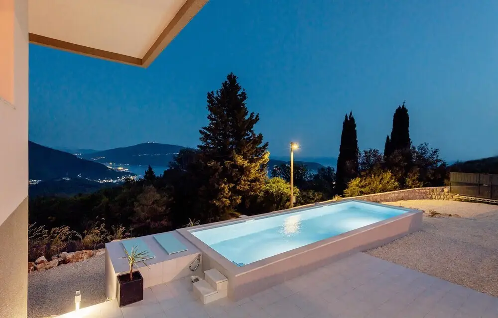 Beautiful Home in Herceg Novi With Outdoor Swimming Pool, Wifi and 2 Bedrooms — фото 1