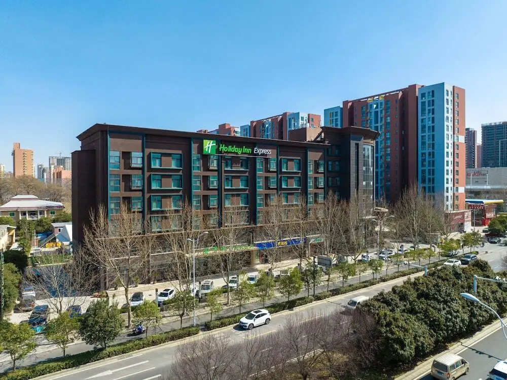 Holiday Inn Express Zhengzhou Guancheng, an IHG Hotel — фото 1