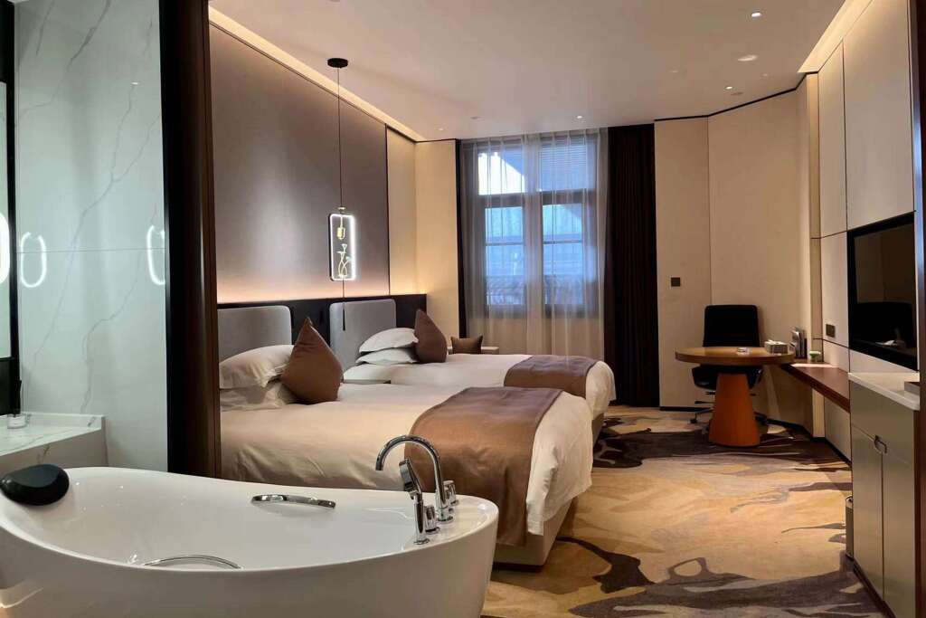 Хецзе: Howard Johnson by Wyndham Bole Plaza Chengwu