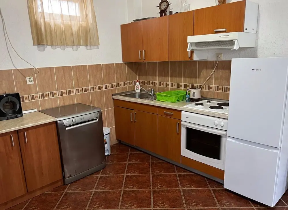 Столив: Amazing House Near Beach in Kostanjica