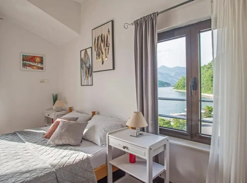 Лепетане: Studio Flat With View Near Beach in Tivat