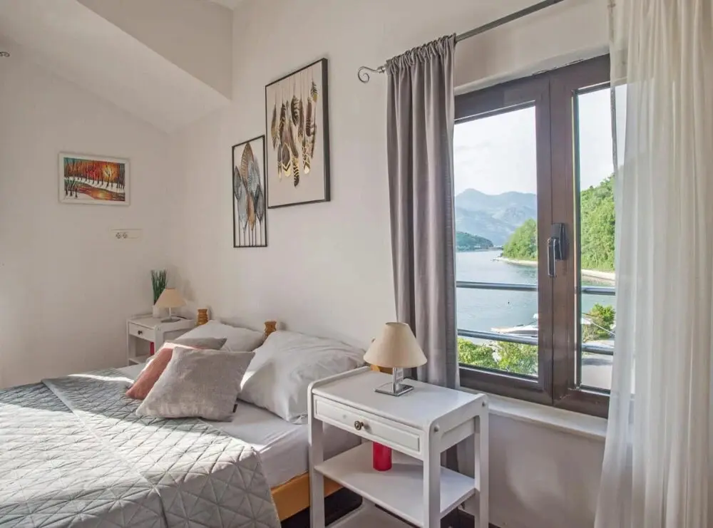 Лепетане: Studio Flat With View Near Beach in Tivat