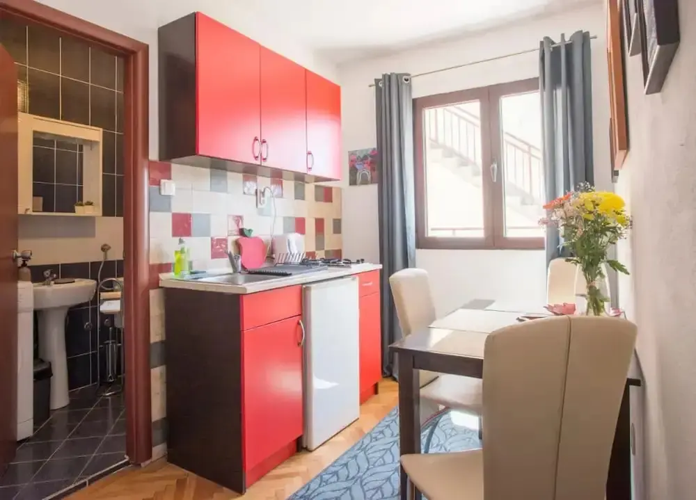 Лепетане: Mesmerizing Studio Flat Near Kotor Bay in Tivat