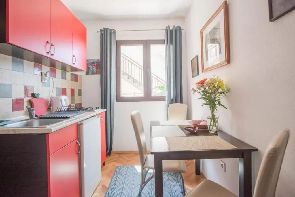 Лепетане: Mesmerizing Studio Flat Near Kotor Bay in Tivat