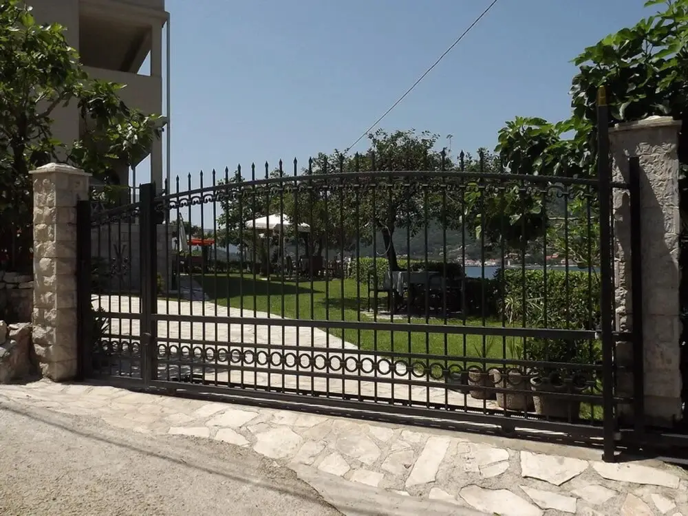 Studio Flat With View Near Kotor Bay in Tivat — фото 1