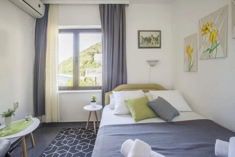 Лепетане: Great Studio Flat With View Near Beach in Tivat