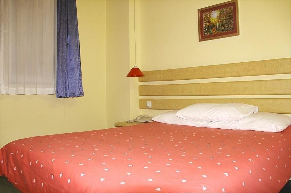 Шанхай: Home Inn Hotel(Shanghai Yanggao Road, Lantian Road Subway station)