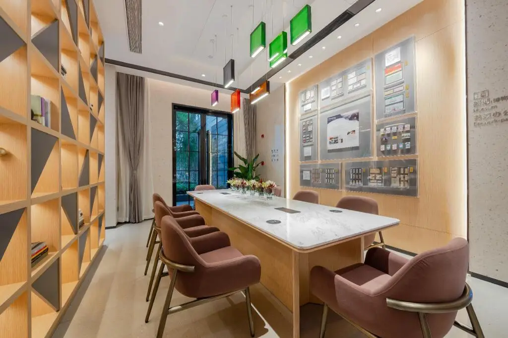Шанхай: Home Inn Plus Shanghai Pudong Airport Chuansha Branch