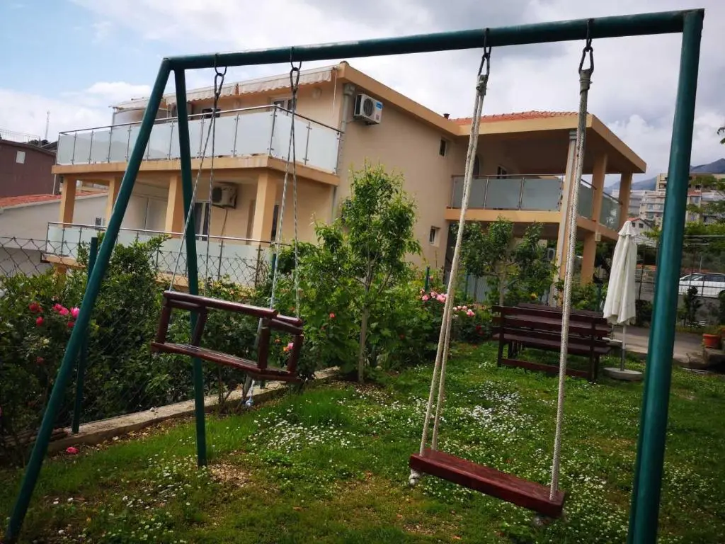 Бечичи: Apartmani Becici