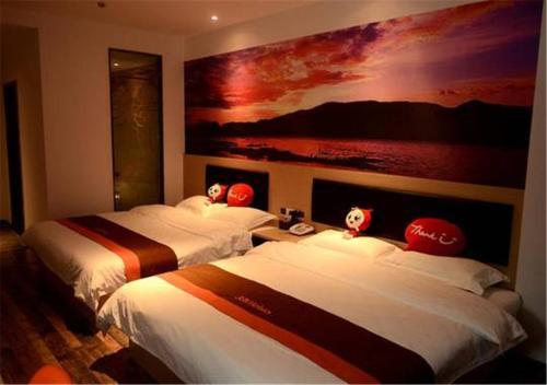 Куньмин: Thank Inn Chain Hotel Yunnan Kunming Panlong District Shiboyuan