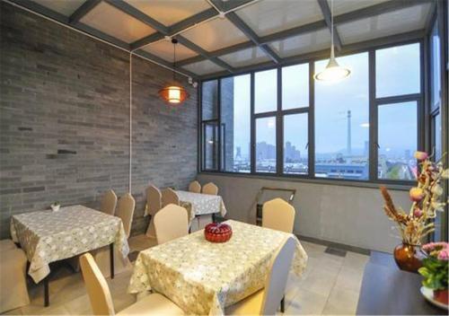 Куньмин: Thank Inn Chain Hotel Yunnan Kunming Panlong District Shiboyuan