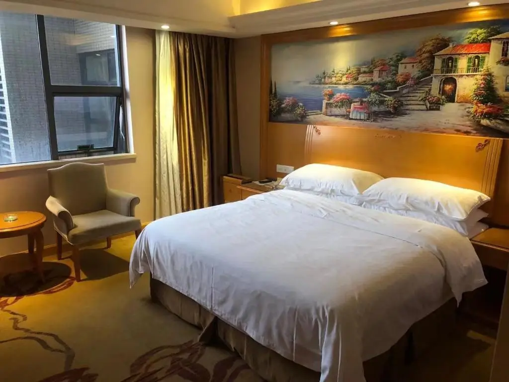 Фошань: Vienna International Hotel Guangdong Foshan Nanhai Heshun