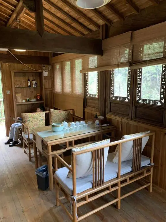 Шанграо: Wuyuan Ban Yin Shan Guest House