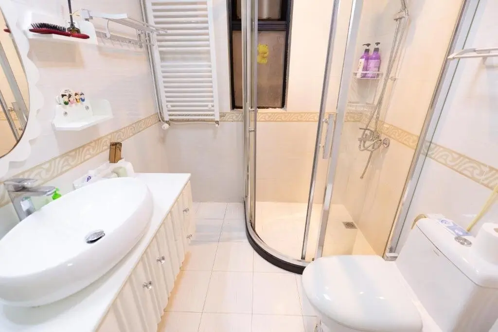 Шанхай: Xintiandi Luxury Suite near Lujiabang Road