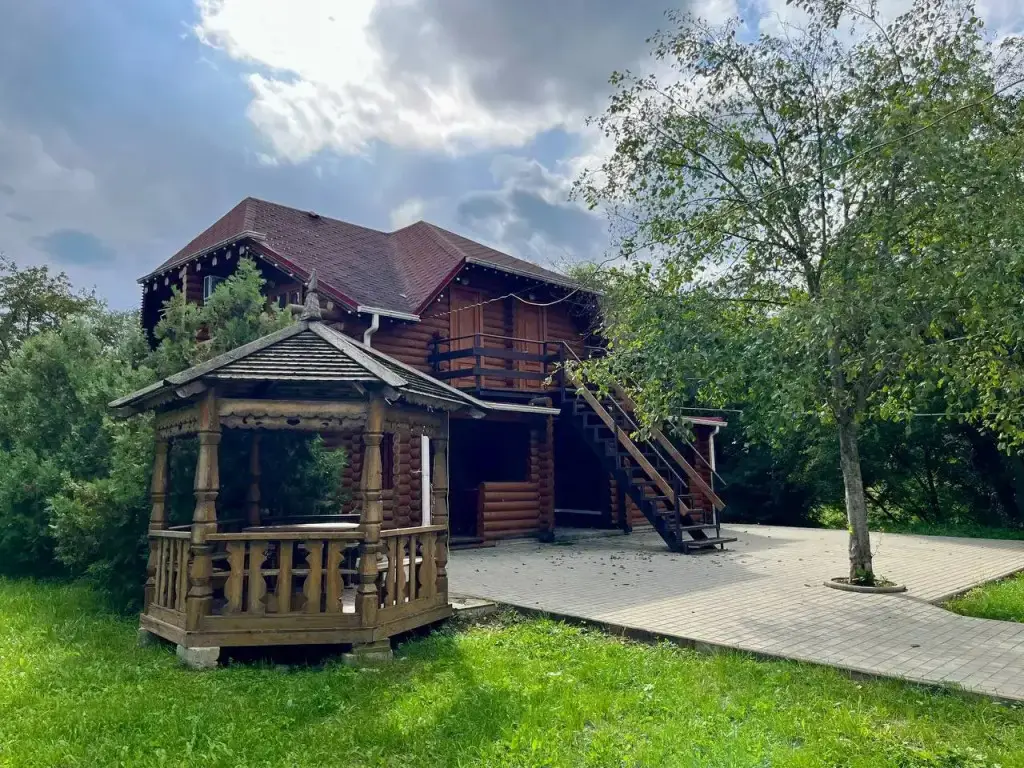 Каменномостский: Отель Графская Поляна