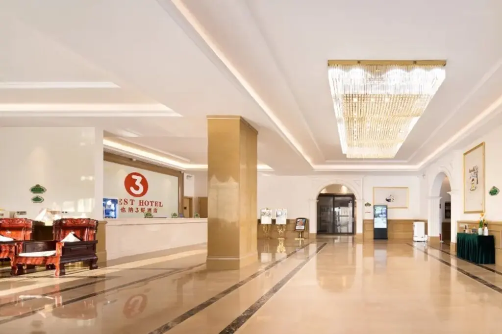 Ронгшан: Vienna 3 Best Hotel (Haikou Chengmai Old Town Store)