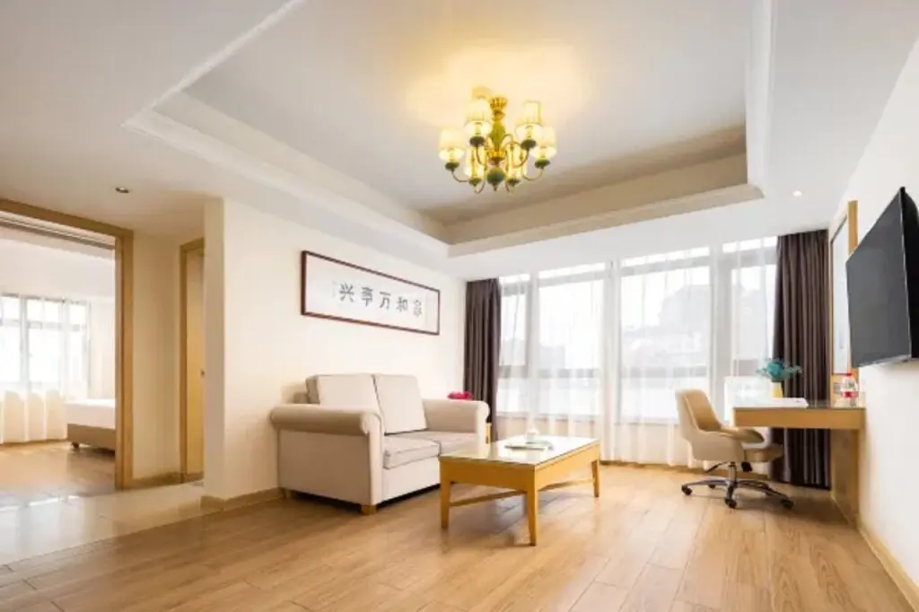 Ронгшан: Vienna 3 Best Hotel (Haikou Chengmai Old Town Store)