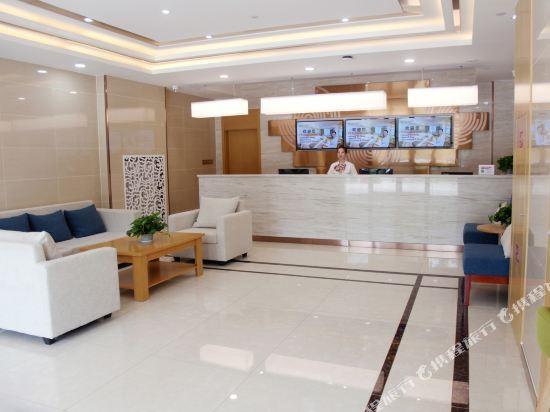 Цзинань: GreenTree Inn Express (Jinan High Speed ​​East Railway Station)