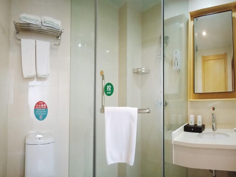 Хуанган: Greentree Inn Huanggang City Yingshan County Pedes
