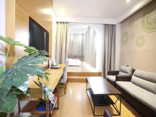 Шанцю: GreenTree Inn Shangqiu Ningling County Bus Station Express Hotel