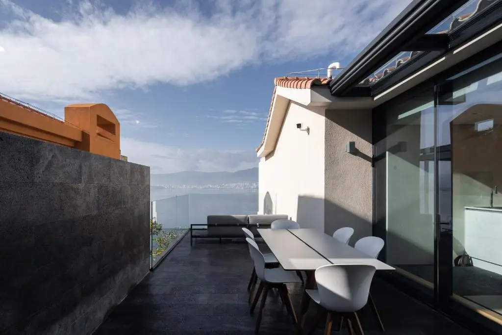 Mont XIX Full Lake View Luxury Villa — фото 1