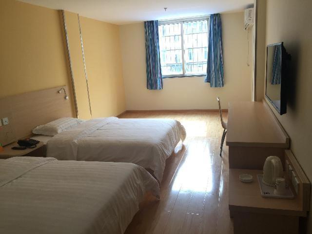 Кайфын: 7Days Inn KaiFeng Railway Station