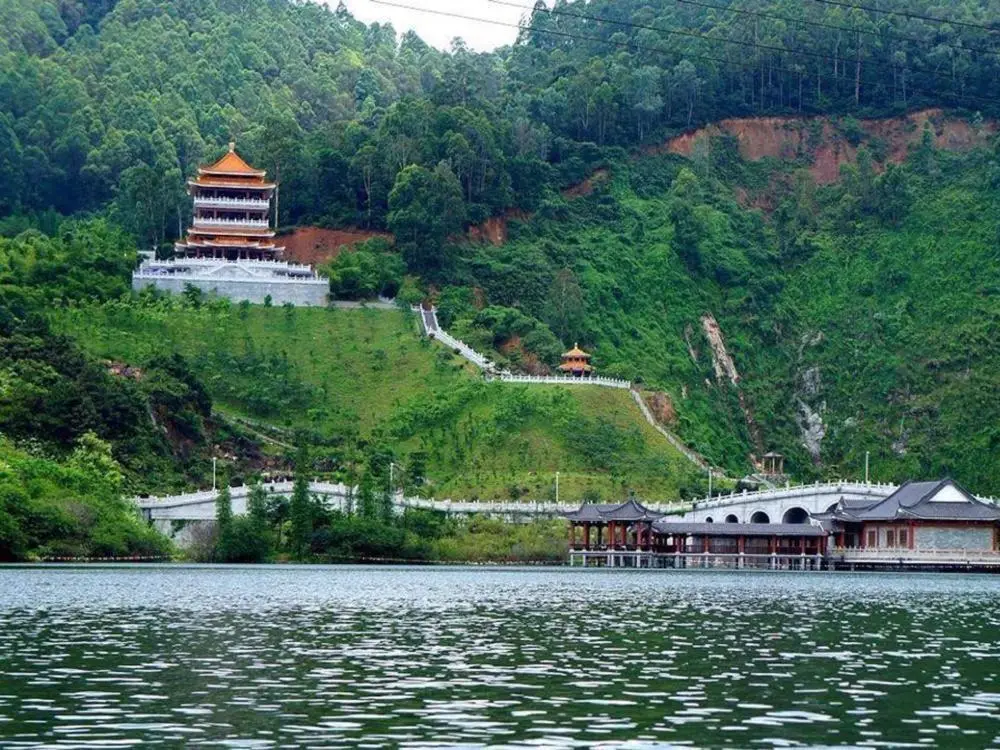 Дунгуань: 7Days Premium Dongguan City Government Tiyu Road Branch
