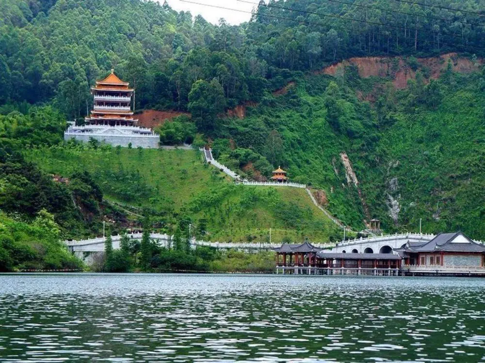 Дунгуань: 7Days Premium Dongguan City Government Tiyu Road Branch