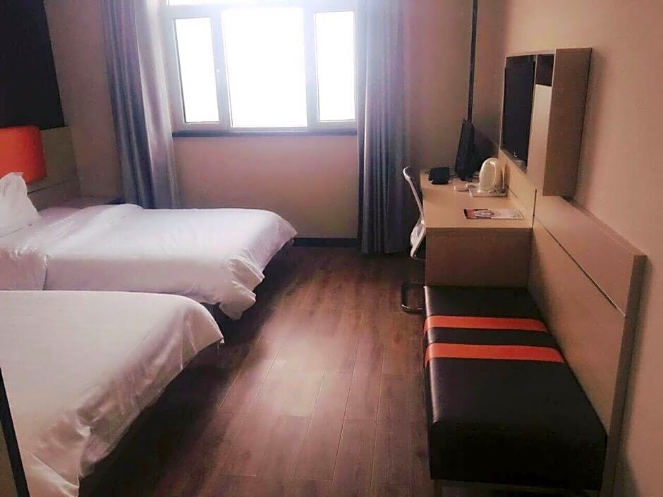 Тяньцзинь: 7 Days Premium· Tianjin Binhai International Airport