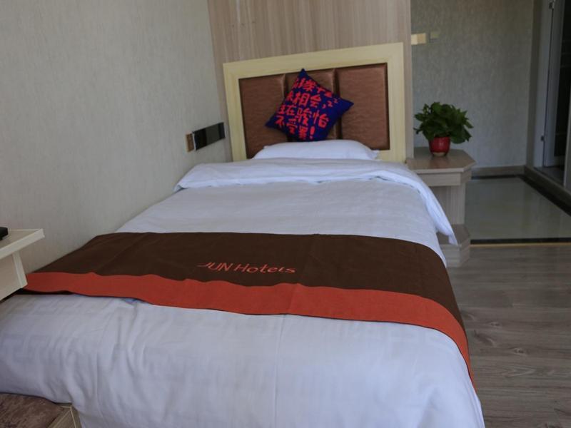 Ланьчжоу: JUN Hotels Gansu Lanzhou Lanzhou New District Jing'er Road Asia-Pacific World Trade Center Square