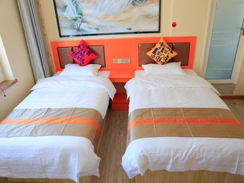 Ланьчжоу: JUN Hotels Gansu Lanzhou Lanzhou New District Jing'er Road Asia-Pacific World Trade Center Square