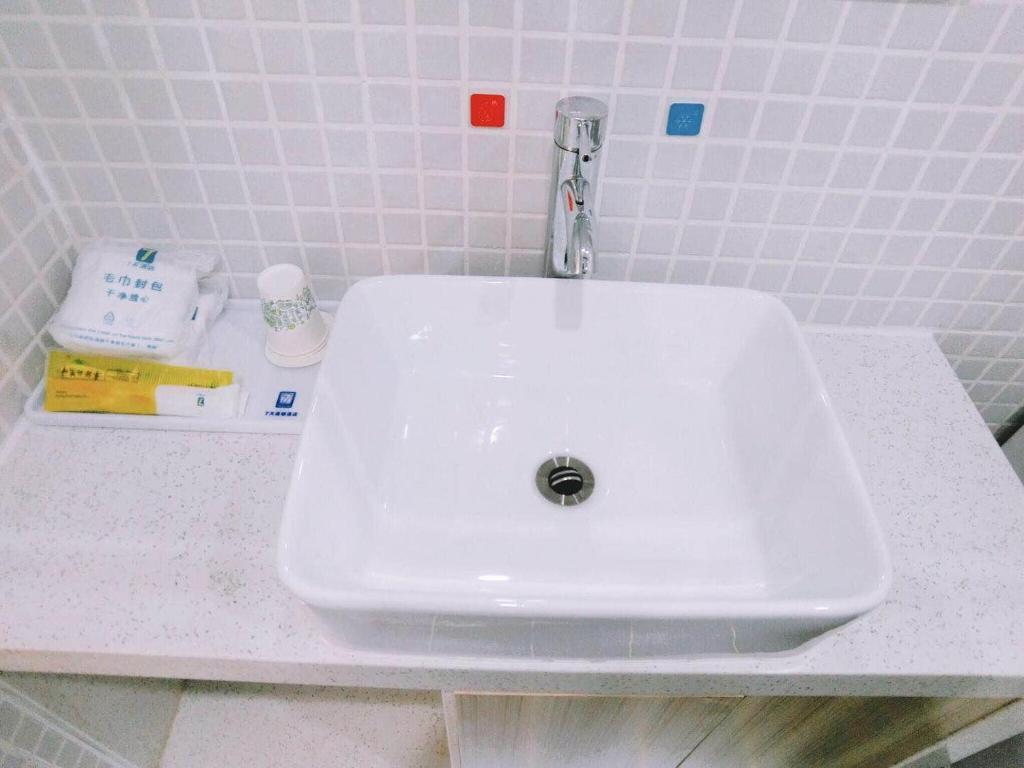 Чжухай: 7Days Inn Zhuhai Crocodile Island Bohuang Furniture Baiteng Lake Branch