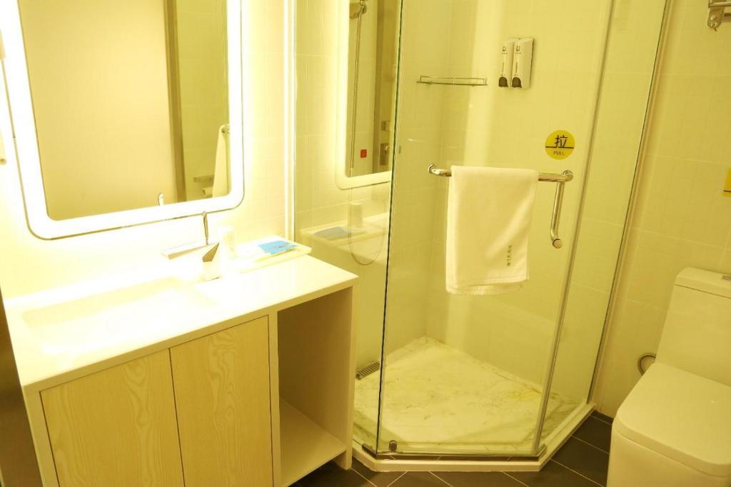 Цзиньэ: 7Days Inn Neijiang Longchang Xinhua Street Branch